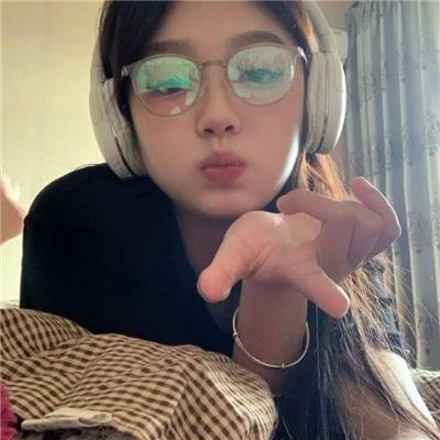 我们之间的秘密海报