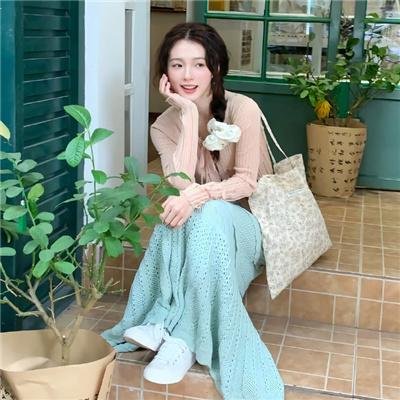 不再托腮遐思海报